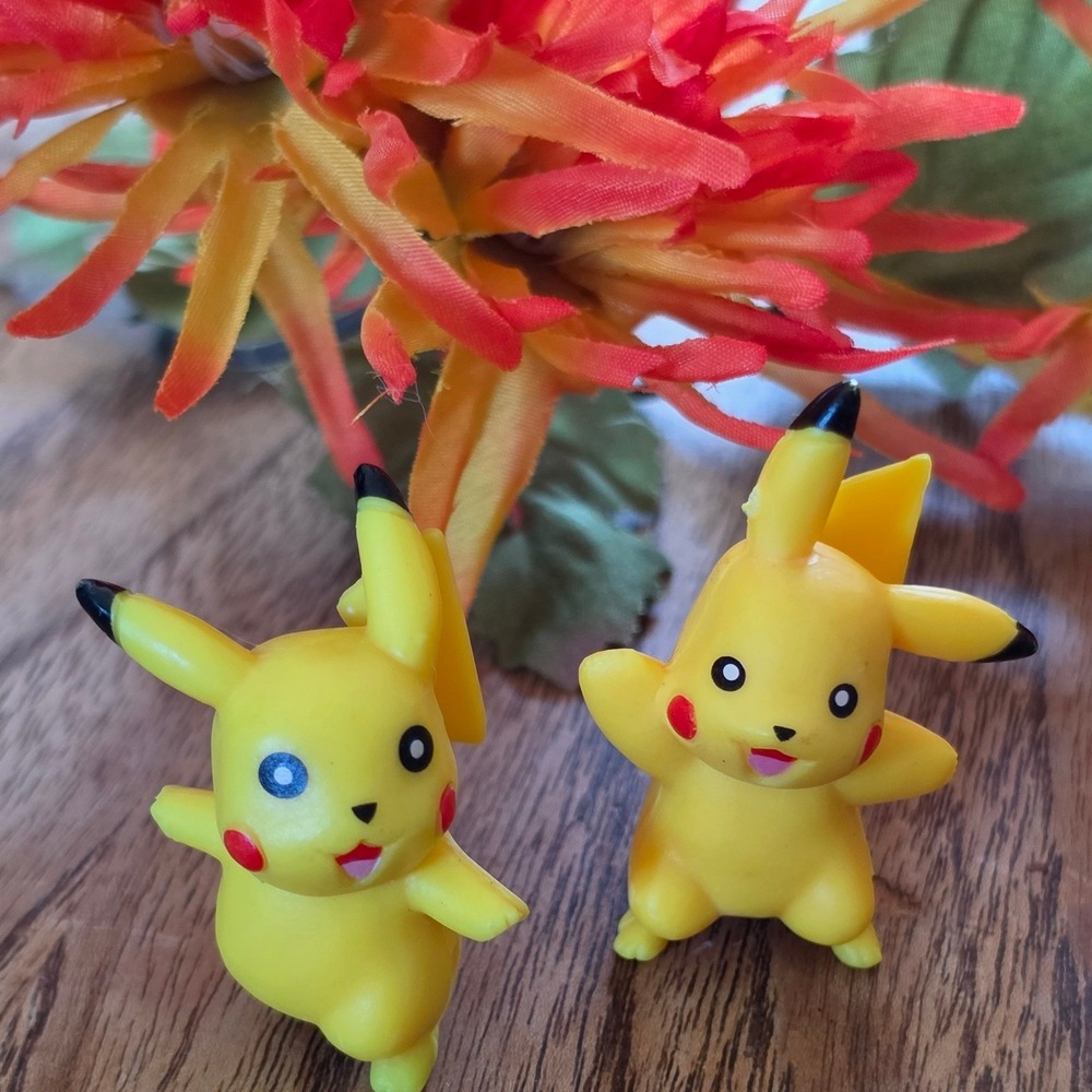 Vintage Y2K Pikachu Mini Figures Pair - Retro Bootleg Pokémon Toys